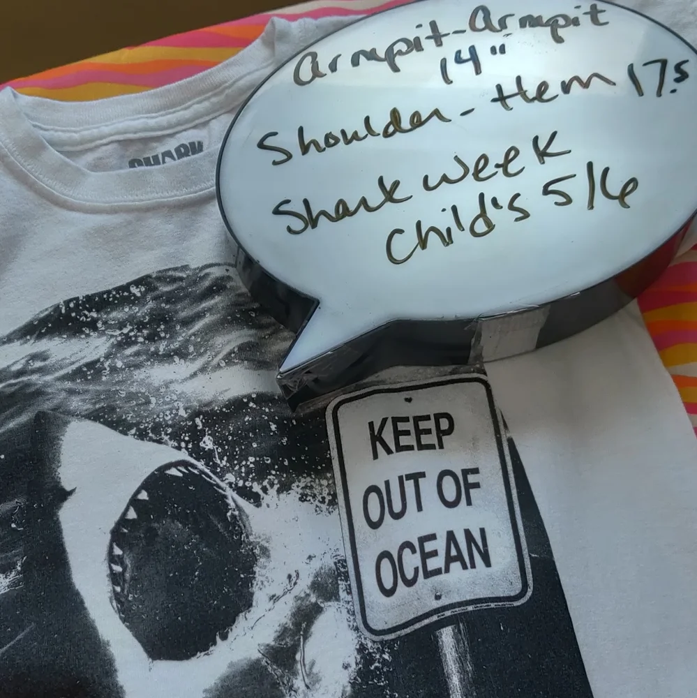 🗺️ Shark Week 100% Cotton Unisex Youth Child's 5/6 T-shirt EUC Jaws Movie EUC